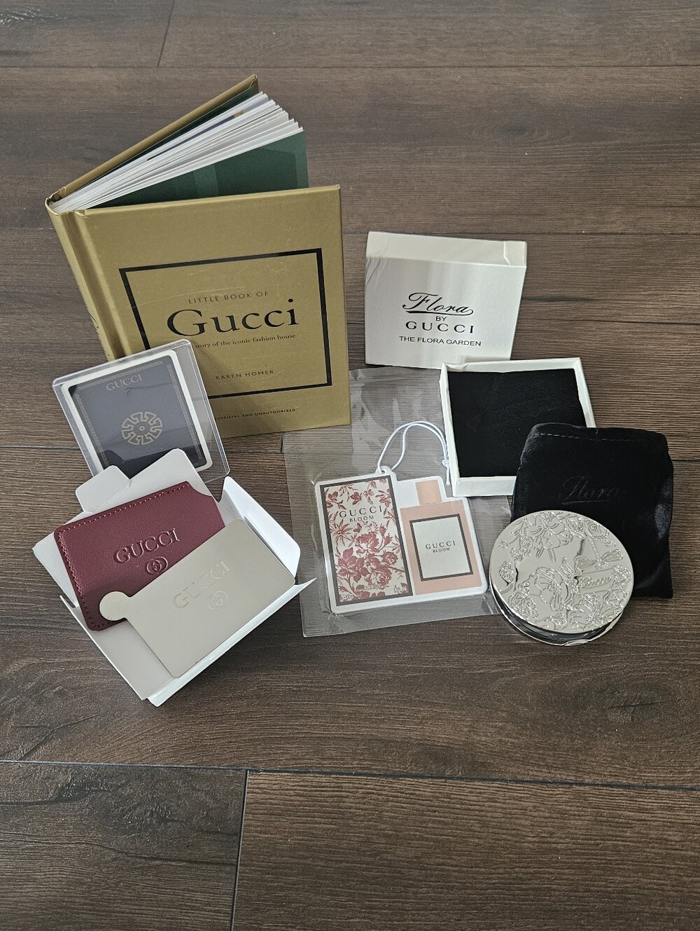 NEW Gucci Collector Gift Bundle Mirror Card Holder Playing Cards Book + Bloom